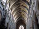 Sint-Pauluskathedraal LIEGE 1 / LUIK foto: Gewelf met zicht op de grotere pilaren die dienen voor de ondersteuning van de westertoren achteraan.