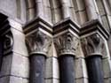Collegiale Sint-Jacobuskerk LIEGE 1 in LUIK / BELGIË: Detail van het romaanse portaal in de westbouw