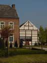 Maison  ct de l'glise SINT-TRUIDEN  SAINT-TROND / BELGIQUE: 