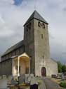 Sint-Pieters-Banden BERTEM foto: Massieve westertoren met pyramidaal dak.