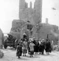 Hallen (lakenmakershal) en belfort IEPER foto: De Hallen als toeristische trekpleister na de eerste wereldoorlog