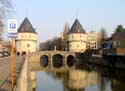 Pont et tours Broel KORTRIJK  COURTRAI / BELGIQUE: 