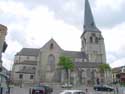 Sint-Christoffelkerk LONDERZEEL foto: Overzicht van kerk met van links naar rechts koor, transept, schip met zijbeuken en westertoren.