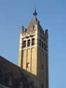 Stadhuis ROESELARE foto: Moderne belforttoren werd achteraf toegevoegd.