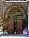 Sint-Servatiuskerk SCHAARBEEK foto: Portaal onder spitsboog