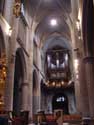 Onze-Lieve-Vrouwekerk SINT-TRUIDEN / BELGIË: Overzicht in westelijke richting door het gotisch schip.