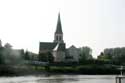 Sint-Jan Onthoofdingskerk (Schellebelle) WICHELEN foto: Zicht van over de Schelde