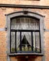 Eerste eigen Woonhuis Dierkens GENT / BELGIË: Uitspringende venster van het gelijkvloers.