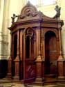Sint-Katelijnekerk BRUSSEL-STAD / BRUSSEL foto: De biechtstoelen, altaren en het koorgestoelte zijn door de gebroeders Goyers gemaakt in neorenaissancestijl.