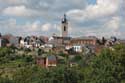 Stadszicht met belfort THUIN / BELGI: 