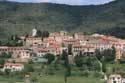 Vue de village Cucugnan / FRANCE: 