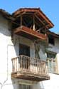 Gebouw met balkon (gemeentedienst?) Devin / Bulgarije: 