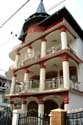 Corner House Buzescu / Romania: 