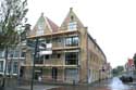 Oud Pakhuis met heel veel muurankers Harlingen / Nederland: 