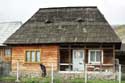 House with roof in boards Barsana / Romania: 