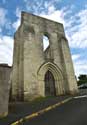 Runes Sint Denis kerk Dou-la-Fontaine / FRANKRIJK: 