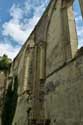 Runes Sint Denis kerk Dou-la-Fontaine / FRANKRIJK: 
