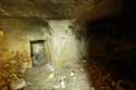 Ruines Maisons de Rochers Chinon / FRANCE: 